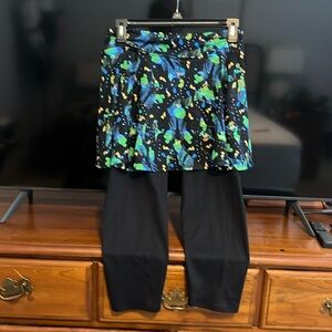 EUC DonaJo golf/tennis skirt with crop leggings. Size Large. 🎾⛳️
